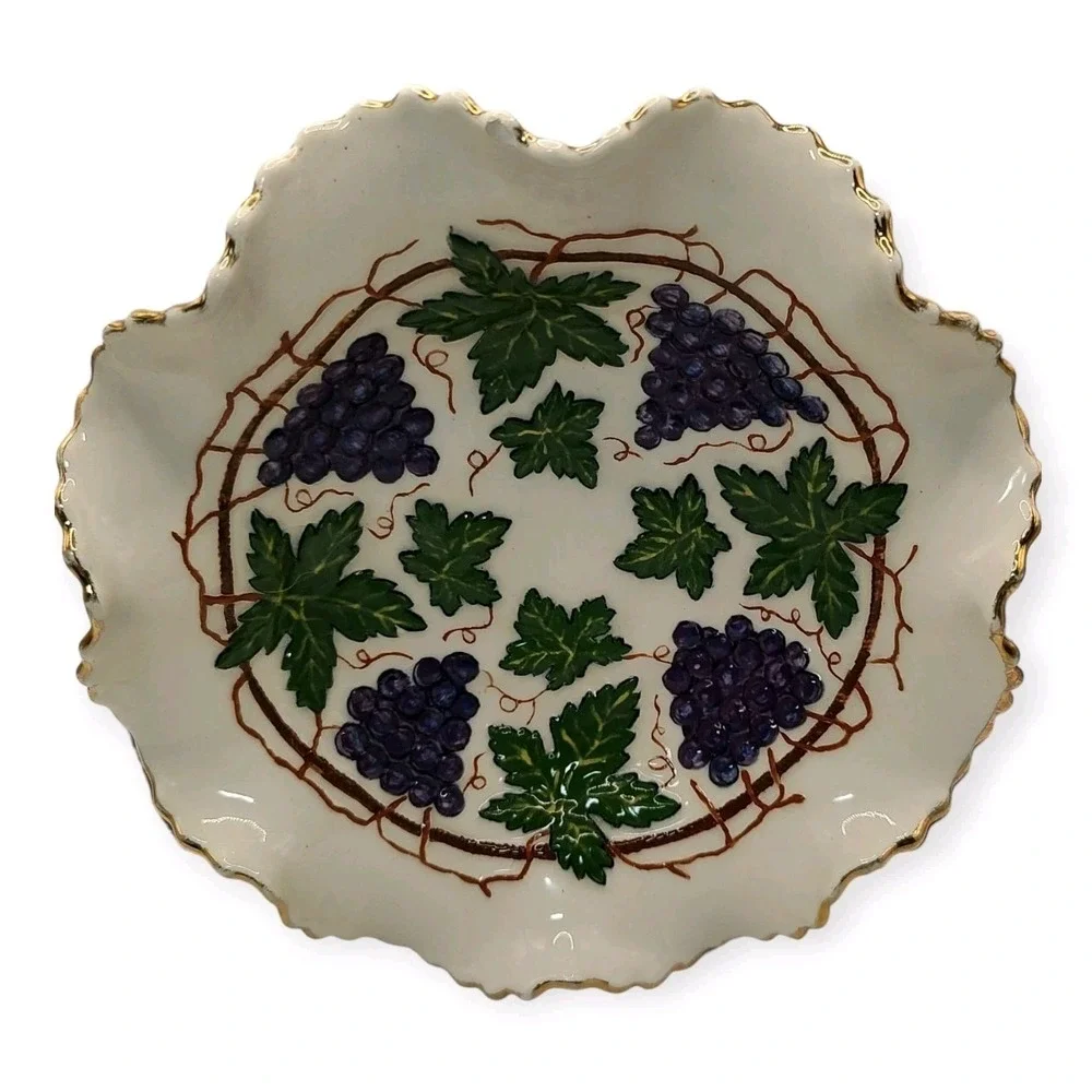 Hand Painted Bowl Raised Grapes Scalloped Leaf Vines Candy Dish Signed‎ SEE